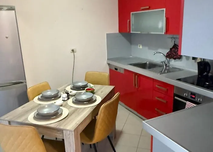 Cozy New Bazzar * 地拉那